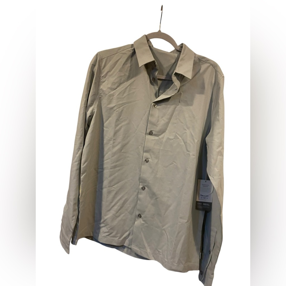 NWT Vuori men’s long sleeve manhattan button down SKY GREY Size M